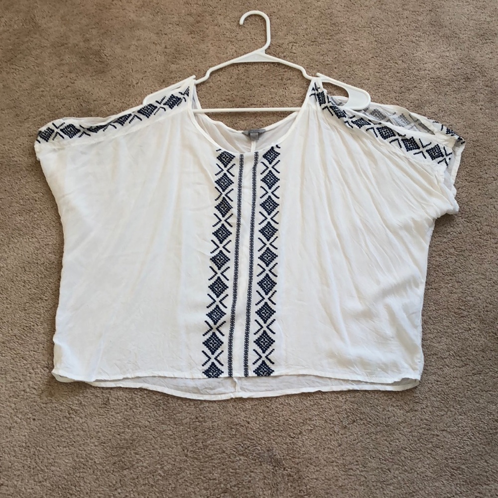 Adorable cold shoulder top